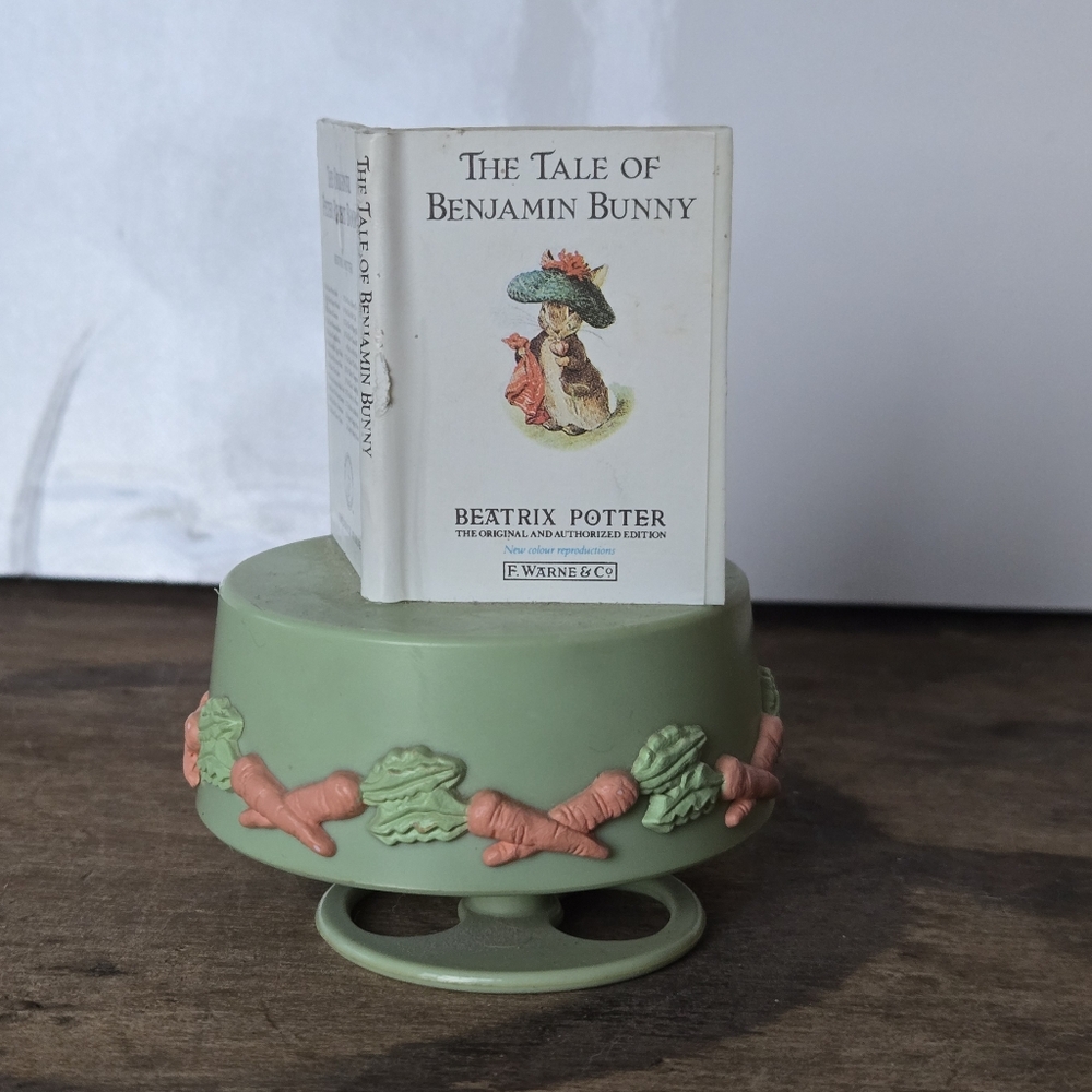 Schmid Beatrix Potter Benjamin Bunny Music Box Collectible